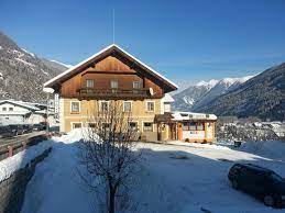 Beeindruckend ist der prächtige ausblick auf die kreuzeckgruppe und die lienzer dolomiten. Hotel Stadlwirt Bewertungen Fotos Preisvergleich Rangersdorf Osterreich Tripadvisor
