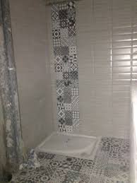 Définir son budget pour poser de la faïence dans sa salle de bain. Besoin D Aide Pour La Disposition De La Faience Dans Une Salle De Bain