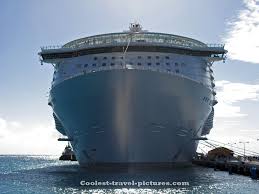 Ship size the voyager class ships were built between 1999 and 2003 and set the standard for what a large cruise ship is these days. Oasis Of The Seas Review