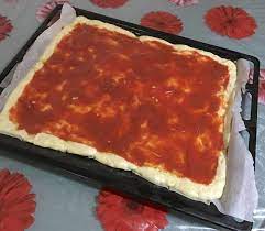 Scopri i segreti di una fantastica pizza in teglia. Pizza In Teglia Fatta In Casa Come Dal Fornaio Una Pigra In Cucina