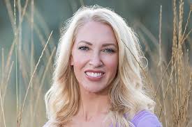 It's All About the Mistletoe" Collection: sweet, clean Holiday Romance  (English Edition) eBook : Ann, Laura , Ann, Laura: Amazon.com.mx: Tienda  Kindle