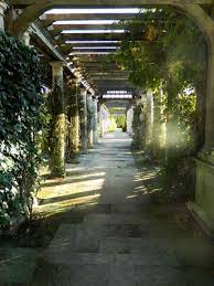 Pergola Hill Garden London S Best Kept Secret The Smell Of Roses Garden On A Hill Hampstead London Pergola Garden