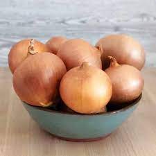 A good rule of thumb is to stash your onions in a wooden box with slats or a mesh bag (some people even use old pantyhose). How To Freeze Onions Brown Thumb Mama