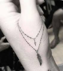Hand Tattoo 20 Kleine Und Feine Tattoo Ideen In 2020 Tattoo Bracelet Small Hand Tattoos Tattoos For Women Small