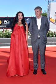 Jitka (@itsjitka) в tiktok (тикток) | лайки: The Czech Actress Painted Her Breasts In Venice No One Looked Her In The Eye