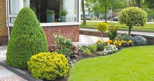 Gartenbau Baumarbeiten Und Gartenpflege Traum Gartenservice I Wiener Neustadt In 2020 Front Yard Landscaping Small House Garden Garden Design