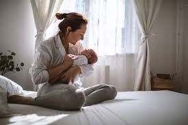 What You Should Know Before Hiring a Newborn Care Specialist