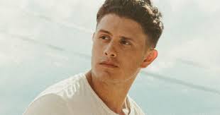 Roman Alexander's Instagram, Twitter & Facebook