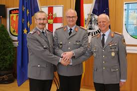 Sie schaut dabei nicht nur auf die bundeswehr, sondern auch auf politik und gesellschaft, die ebenfalls ihren beitrag dazu leisten. Neuer Beauftragter Fur Erziehung Und Ausbildung