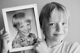 272 Side-By-Side Photos Of Parents And Their Kids At The Same Age