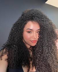 de quem é essa morenona