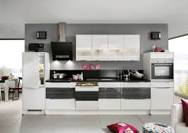 Ob schwarze, weiße oder beige fronten, ob lila, bordeaux oder grün, ihre wahlmöglichkeiten sind nahezu unbegrenzt und bieten ihnen individuelle einrichtungsmöglichkeiten. Moderne Kuche Highlight 785 Nobilia Holz Lackiert Hochglanz