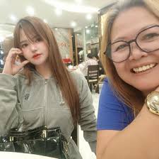 Rosalinda Lago's Instagram, Twitter & Facebook