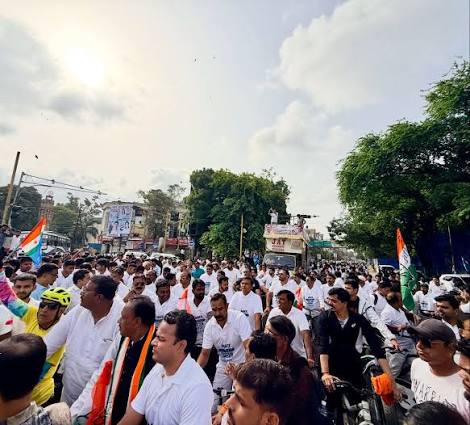 छात्रों के सम्मान मे कांग्रेस पार्टी मैदान मे!✊ Gen-Z Cyclothon इंदौर से  प्रारम्भ.... प्रदेश कांग्रेस अध्यक्ष श्री जीतू पटवारी जी के नेतृत्व में ...