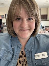 Janelle Hyatt's Instagram, Twitter & Facebook