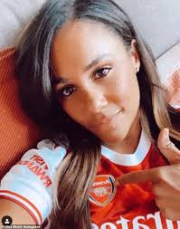 Alex scott returns to instagram with a smile after tearful christian eriksen reaction during euro 2020. A Question Of Sport Alex Scott Breaks Her Silence In Message To Her Fans Tech Readsector