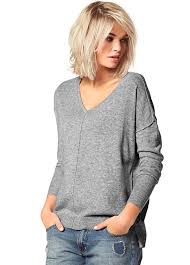 laura scott piped jumper haarschnitt mittellange haare frisuren mittellange haare frisuren einfach