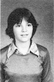 Jennifer Lopez My High School Senior Picture Looks Eerily Almost The Same And I Would Never Have Young Celebrities Famous Celebrities Celebrity Families