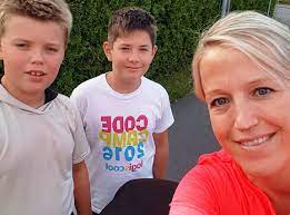 Mens han sammen med lillebror oscar (nå 3) gjestet em for to år siden. Min Sommer Heidi Loke Storhamar