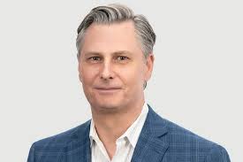 Media & analyst team