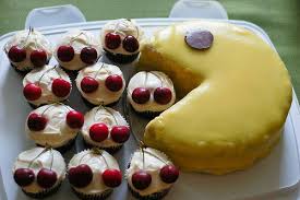 Diy Pacman And Ghosts Cupcakes Inspiration Pacman Ghost Cupcake Cake Gaming Cherry Cake Decorating Cooking And Baking Cupcake Recipes