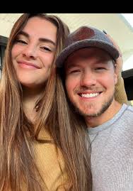 unhingedandhandy (@unhingedandhandy)