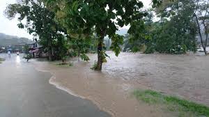 Tingginya Curah Hujan Beberapa Wilayah Di Gunungkidul Banjir Dan Tanah Longsor Dasar Sungai Pedesaan Sungai