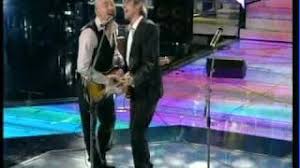 Il 20 dicembre 2010 viene ufficializzata la sua partecipazione al festival di sanremo 2011 con il brano l'alieno, in coppia con franco battiato Sicilian Playlist 17 Da Battiato Ai Denovo Gli Artisti Dell Isola Protagonisti A Sanremo Sicilian Post