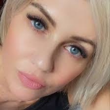 Rebekah Fullerton's Instagram, Twitter & Facebook