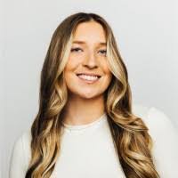 Cecilia Olivos's Instagram, Twitter & Facebook