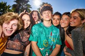 Hype House And The Los Angeles Tiktok Mansion Gold Rush Made Trends News In 2020 Dance Choreography Videos Choreography Videos Dance Videos