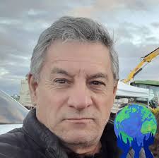 VITÓRIA DO LA LIBERTAD AVANZA O governo do presidente Javier Milei saiu  fortalecido das eleições legislativas realizadas neste domingo (26) na  Argentina. Com 40,84% dos votos em todo o país, o partido