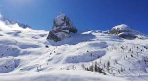 La stagione sugli sci sulla marmolada partirà con la riapertura della funivia move to the top prevista per il 5 dicembre, tra la pista più lunga del dolomiti superski. Sci Sulla Marmolada Riapre La Funivia Move To The Top Una F Inestra Su 12 Km Piste E Circuito Sella