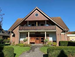 The territory has a green open space and a blooming garden. Haus Gorch Fock In Neuharlingersiel Objekt We 141717