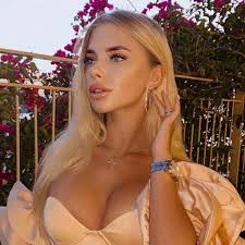 Невеста звезды Шахтера раскрыла как платят для клубничку