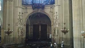 Les chrétiens, rassemblés autour de leur évêque, y célèbrent de façon plus particulière les grandes fêtes : Brand In Kathedrale Von Nantes Tatverdachtiger Fluchtling Ist Unschuldig