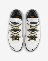 We did not find results for: Lebron 18 White Black Gold Basketball Shoe Nike Com