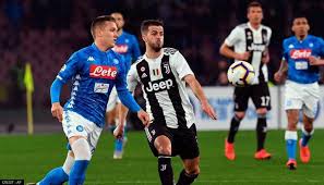 Napoli yang butuh kemenangan demi menjaga kans finis empat besar bermain menyerang sejak menit awal. 1adbxt6istt6lm