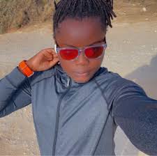 Uhuru Kenyatta has led Mwai Kibaki in viewing his remains at Parliament  buildings.