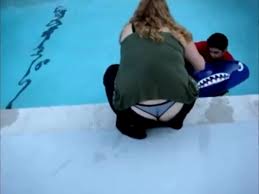 Huge thong slip and butt crack part 2 - ThisVid.com