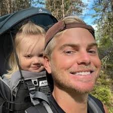 Erik Ray (@erikmray)