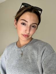 Anyone wanting to create there portfolio for becoming a new photographer  I'm your girl . Looking for options