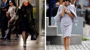 .sufficienti ambizione e determinazione per sfondare nel mondo della moda, così lontano dal suo stile, ma non si darà per vinta ed accetterà la sfida… …fonte trama il diavolo veste prada streaming. Il Diavolo Veste Prada La Storia Vera Che Ispiro Il Film Chi E Anna Wintour