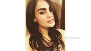 Lebih lanjut, sarita abdul mukti menjelaskan sebutan mama itu bukan. Suami Diisukan Selingkuh Dengan Jennifer Dunn Sarita Abdul Mukti Pilih Cerai Solopos Com