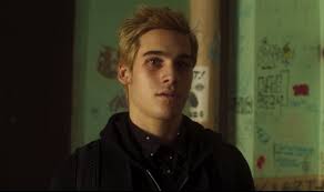 Nicolas prattes está prestes a ser visto como nunca antes foi. Nova Cena De O Segredo De Davi Mostra Protagonista Em Conflito Com A Propria Sexualidade Vem Ver