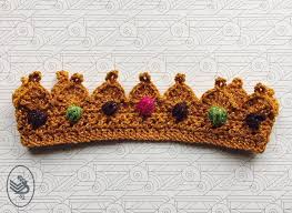 Ga jij ook feestelijk gekleed? Villa Sassefras Nog Even Snel Een Kroon Haken Voor Koningsdag Dit Gratis Patroon Van Durable Is Hier Te Vinden Https Durableyarn Com Patronen 151 Koningsdag Kroon Facebook