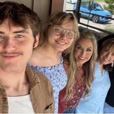 Hi my name is Walker, and I'm 100% committed to UNT! I'm from Grapevine, TX  in the DFW and have lived here most of my life. I plan