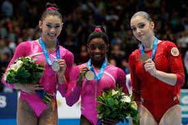 Победу одержала четырехкратная олимпийская чемпионка американка симона байлз (58,800). Volnye Uprazhneniya Na Otlichno