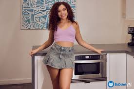 Willow Ryder Takes off her Skirt