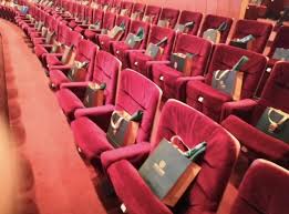 شاهد ماذا وضعت أحلام للسعوديين على مقاعد الحضور في أو ل حفل لها بالمملكة وطن يغرد خارج السرب